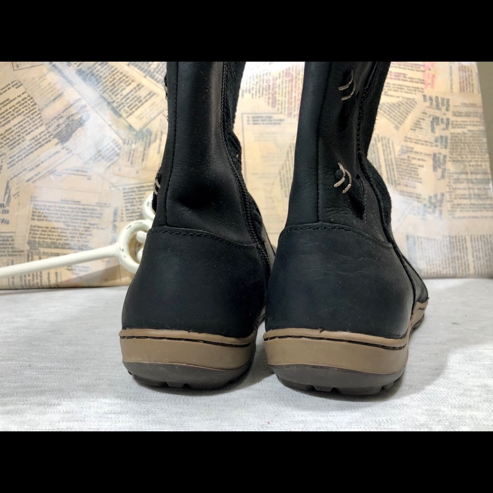 Merrell Waterproof Boot - Picture 2 of 6